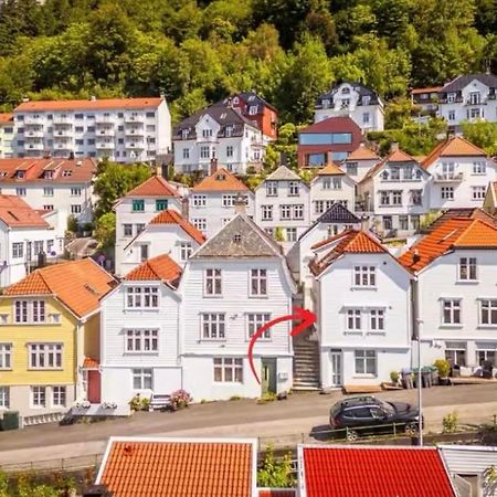 Leilighet I Bergens Vakreste Gate - Nydelig Utsikt Over Innseilingen Til Bergen! Extérieur photo