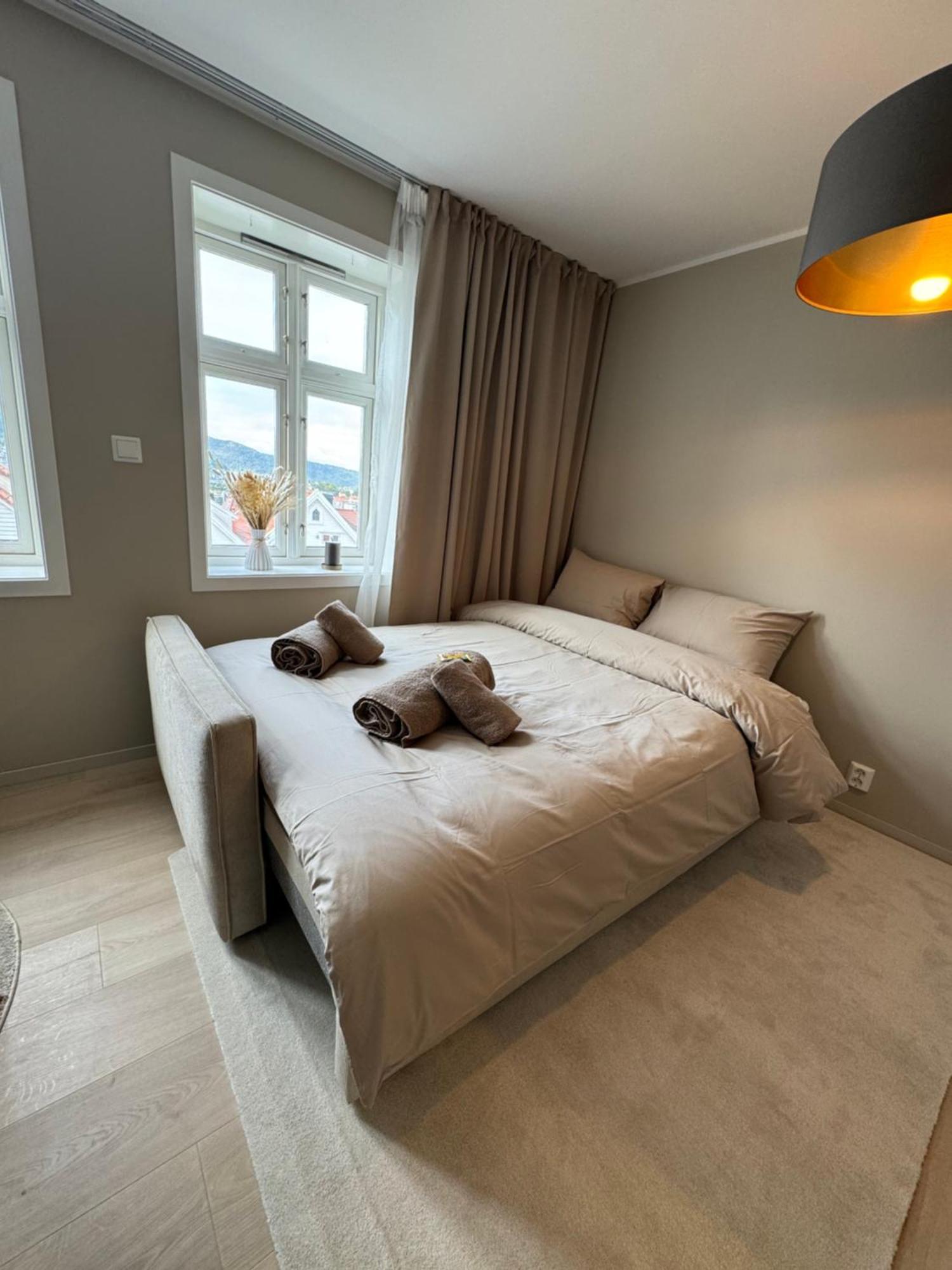 Leilighet I Bergens Vakreste Gate - Nydelig Utsikt Over Innseilingen Til Bergen! Extérieur photo